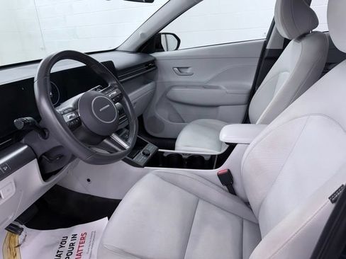Used 2025 Hyundai Kona SEL AWD/4WD image 16