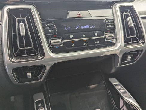 Certified 2023 Kia Sorento SX AWD/4WD image 28