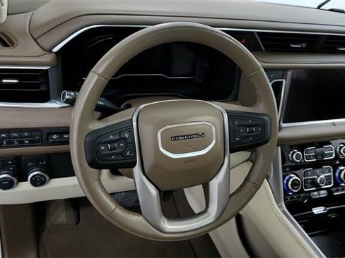 Used 2022 GMC Yukon XL Denali image 13