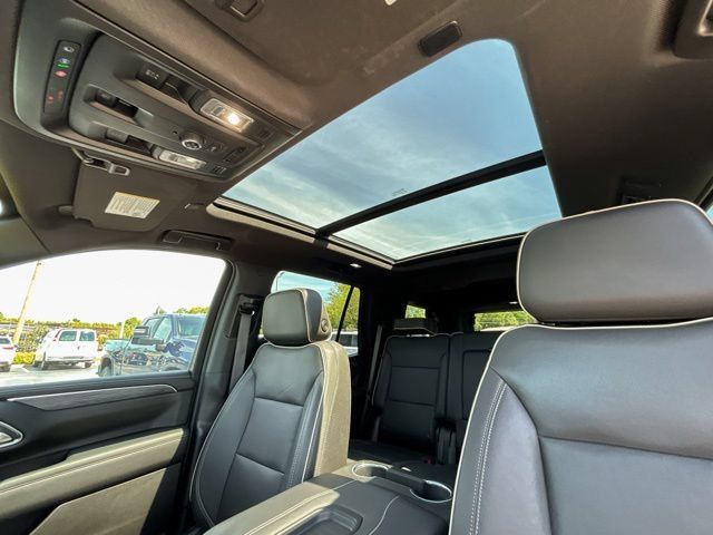 Used 2023 GMC Yukon SLT AWD/4WD image 38