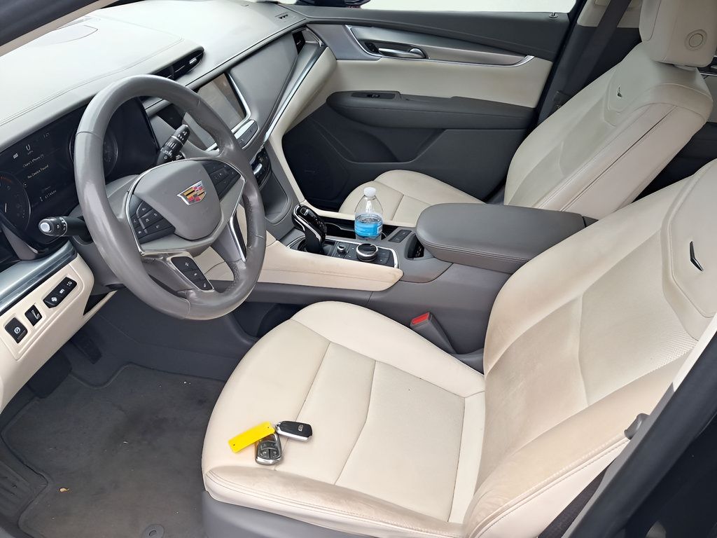 Used 2021 Cadillac XT5 Premium Luxury FWD image 6