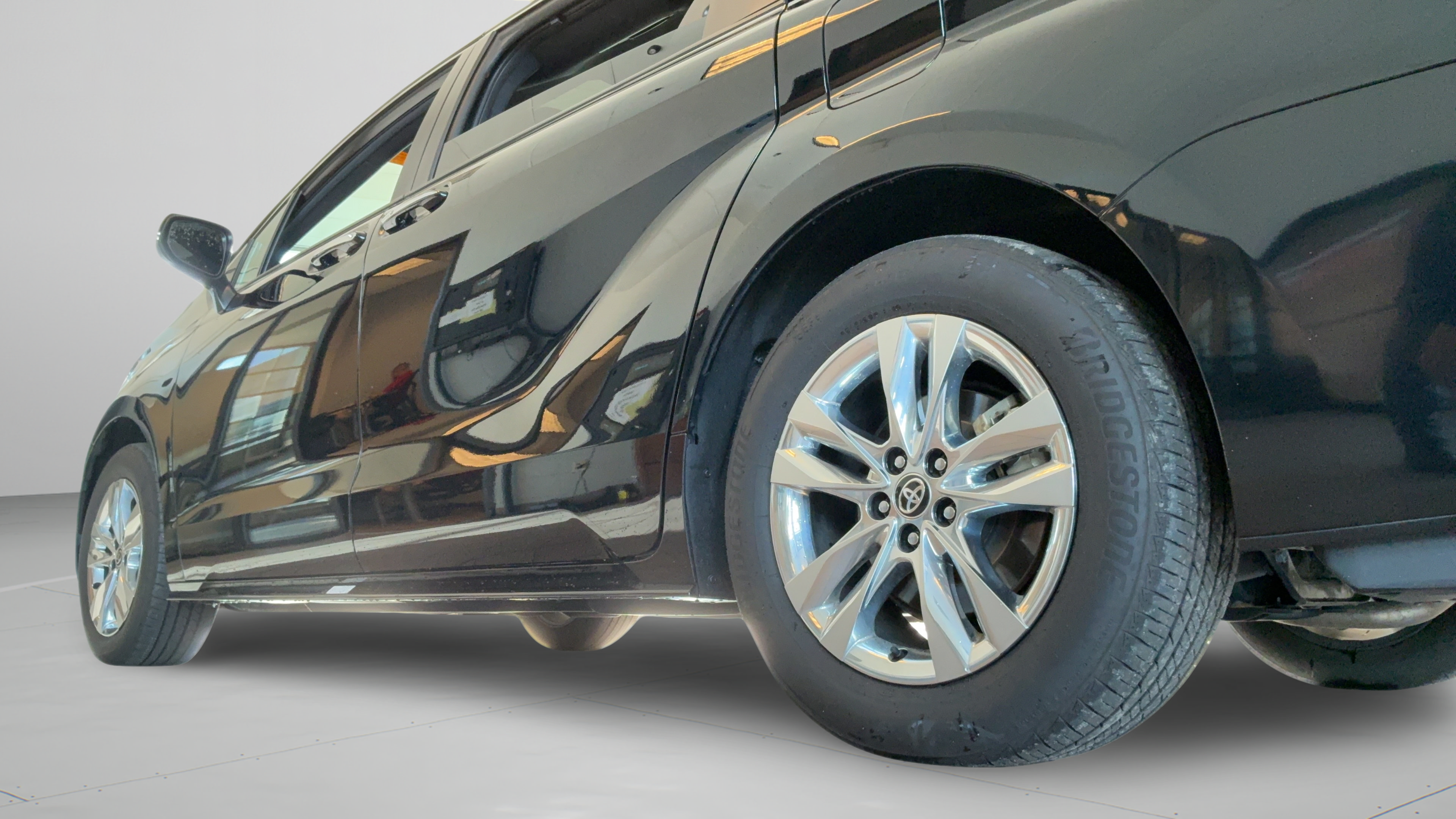 Certified 2025 Toyota Sienna Limited AWD/4WD image 50
