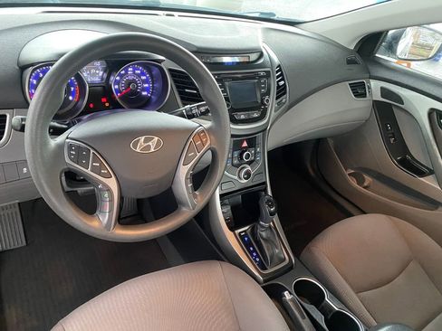 Used 2016 Hyundai Elantra SE w/ Option Group 02 FWD image 12
