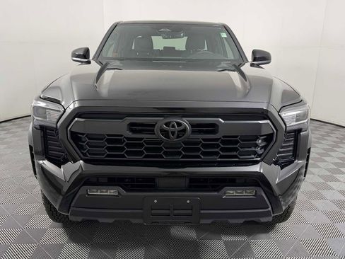 Used 2025 Toyota Tacoma TRD Off-Road AWD/4WD image 2