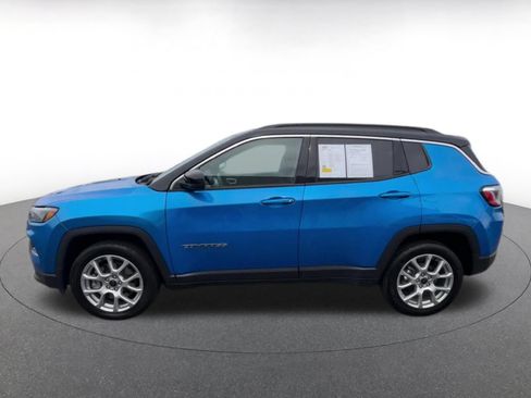 Used 2025 Jeep Compass Limited AWD/4WD image 8
