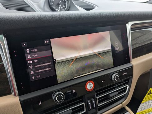 New 2026 Porsche Macan image 17