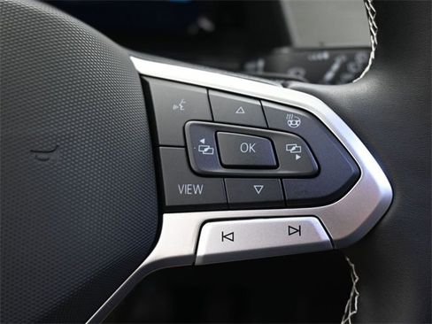 New 2026 Volkswagen Atlas Cross Sport SE image 28