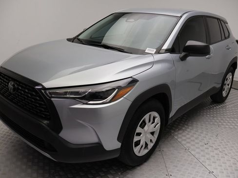 Used 2023 Toyota Corolla Cross L FWD image 2