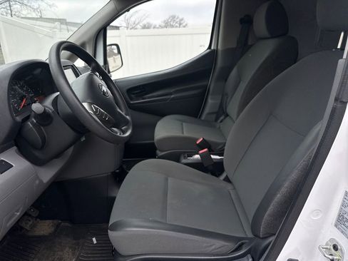 Used 2020 Nissan NV200 S image 10