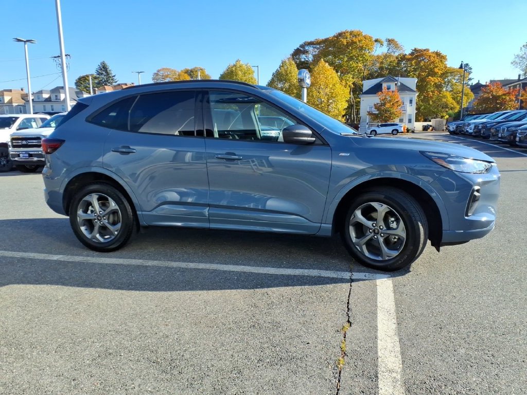 Used 2024 Ford Escape ST-Line w/ Tech Pack #1 AWD/4WD image 5