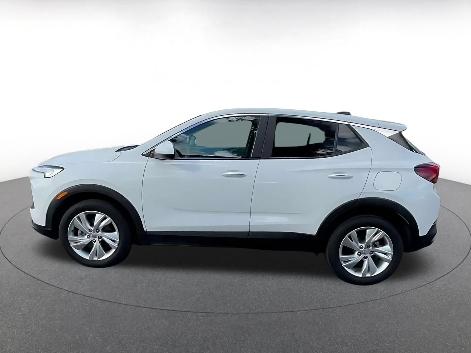 Used 2025 Buick Encore GX Preferred AWD/4WD image 8