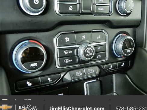 Certified 2024 Chevrolet Suburban LT image 17