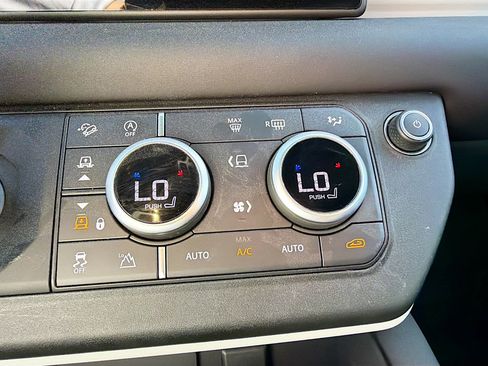 Used 2024 Land Rover Defender 110 S AWD/4WD image 46
