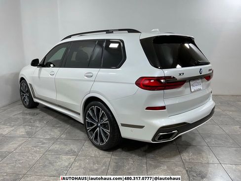 Used 2022 BMW X7 M50i image 4
