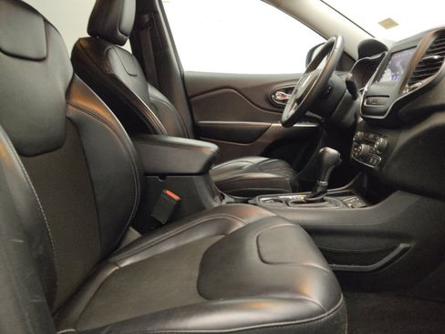 Used 2020 Jeep Cherokee Latitude Plus FWD image 21