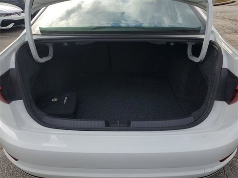 Used 2021 Volkswagen Jetta SEL Premium image 8