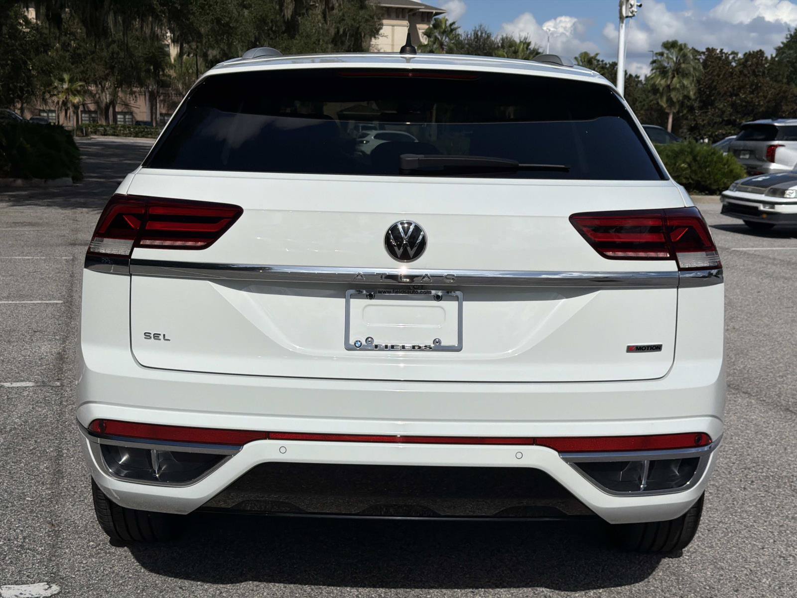 Used 2022 Volkswagen Atlas Cross Sport SEL R-Line AWD/4WD image 5