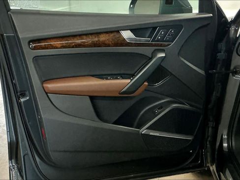 Used 2018 Audi Q5 Premium Plus w/ Premium Plus Package image 25