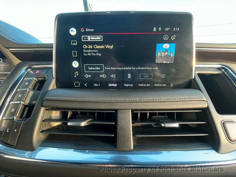 Used 2022 GMC Yukon XL SLE image 29