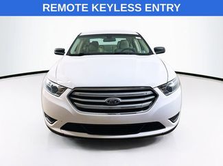 Used 2018 Ford Taurus SE video 2