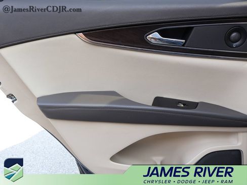 Used 2019 Lincoln Nautilus Reserve AWD/4WD image 17