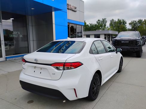 Used 2024 Toyota Corolla LE FWD image 7