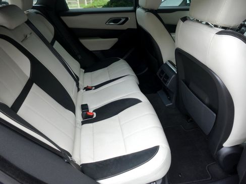Used 2021 Land Rover Range Rover Velar R-Dynamic S image 11