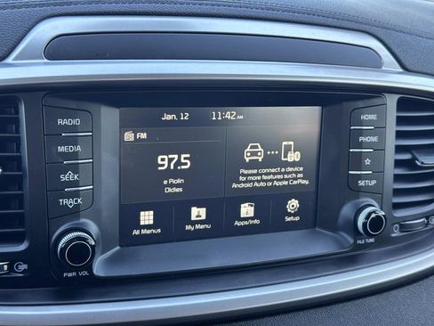 Used 2020 Kia Sorento LX image 12