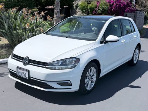 Used 2019 Volkswagen Golf SE FWD image 1