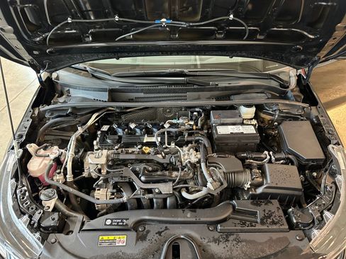 Used 2025 Toyota Corolla LE image 31