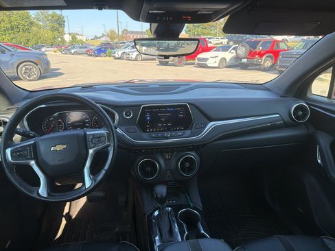 Used 2019 Chevrolet Blazer Premier w/ Sun and Wheels Package FWD image 11