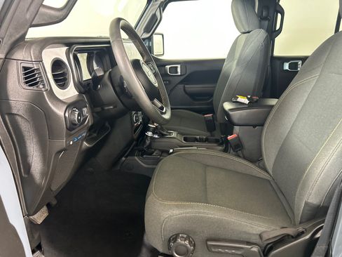 Used 2024 Jeep Wrangler Unlimited w/ Convenience Group AWD/4WD image 9