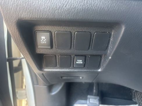 Used 2017 Nissan Pathfinder SV AWD/4WD image 13