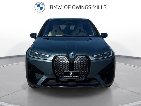 Used 2024 BMW iX xDrive50 w/ Sport Package AWD/4WD image 8