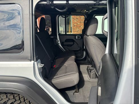 Used 2023 Jeep Wrangler Unlimited Sport image 13