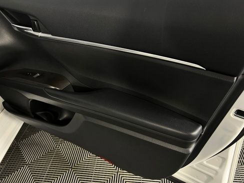 Used 2022 Toyota Camry SE image 32