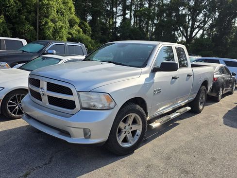 Used 2016 RAM 1500 Express RWD image 4