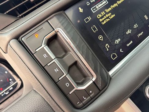 Certified 2023 GMC Yukon XL Denali w/ Denali Reserve Package image 38