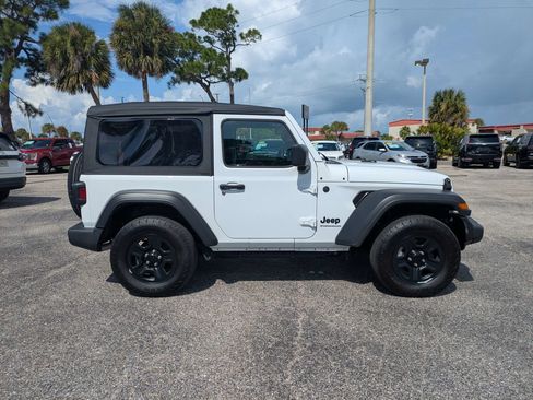 Used 2025 Jeep Wrangler Sport AWD/4WD image 4