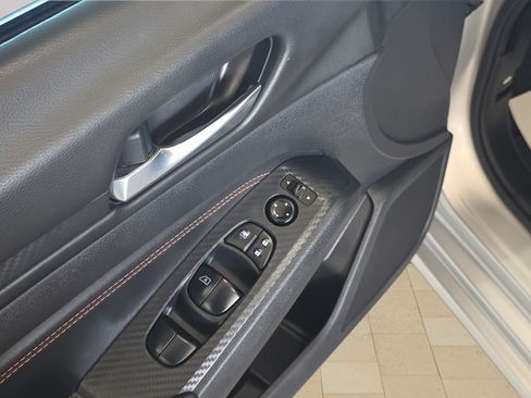 Used 2019 Nissan Altima 2.5 SR w/ SR Premium Package AWD/4WD image 11