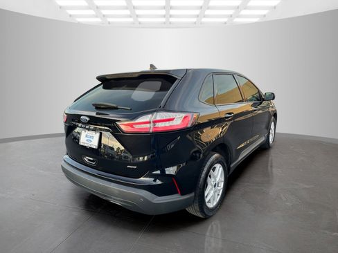 Used 2022 Ford Edge SE image 4