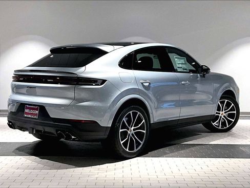 New 2026 Porsche Cayenne Coupe image 7
