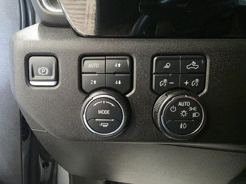 Used 2024 Chevrolet Silverado 1500 High Country w/ High Country Premium Package AWD/4WD image 14