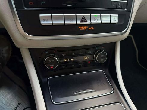 Used 2019 Mercedes-Benz GLA 250 4MATIC image 25