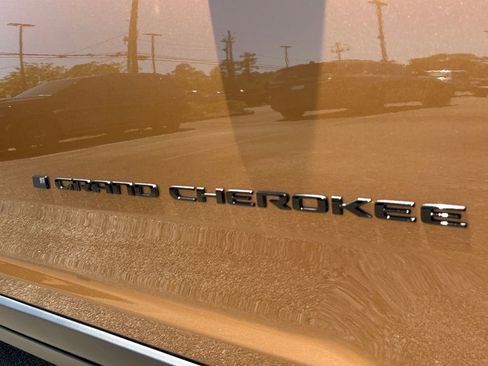 New 2026 Jeep Grand Cherokee Limited w/ Limited Altitude Package RWD image 9