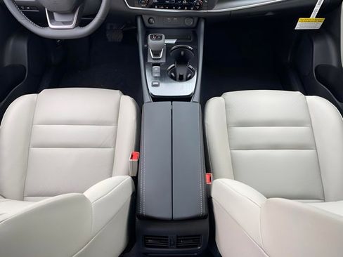 Certified 2025 Nissan Rogue SV w/ SV Premium Package image 16