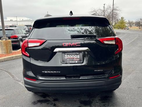 Used 2023 GMC Terrain SLE w/ Driver Convenience Package image 6