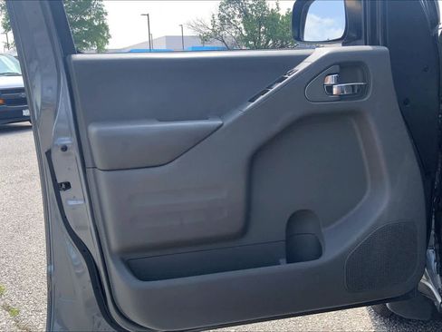 Used 2017 Nissan Frontier SV RWD image 22
