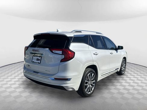 Used 2022 GMC Terrain Denali w/ Denali Premium Package image 5