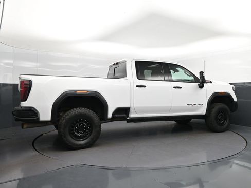 Used 2024 GMC Sierra 2500 AT4X w/ AT4X AEV Edition AWD/4WD image 8